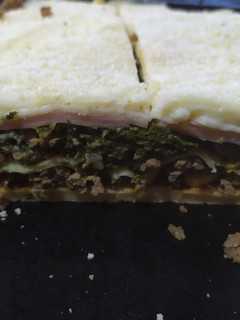 Una foto de Lasagna de carne, acelga y jamón y queso