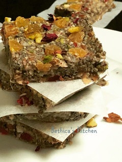 A picture of Chia Date Bars.