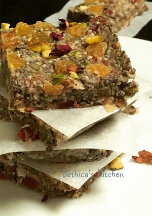A picture of Chia Date Bars.