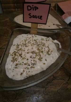 A picture of Dip sauce / mayo garlic sauce.