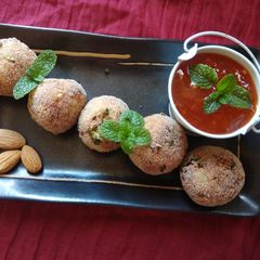 A picture of Shahi paneer methi balls.