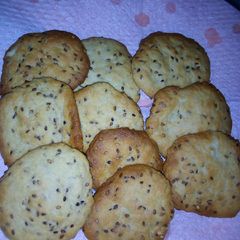 A picture of Honey and simsim cookies(no sugar).
