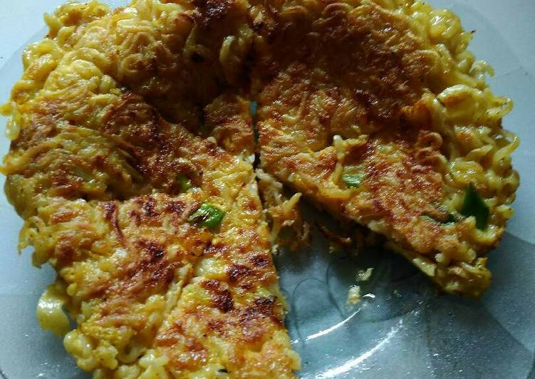 Omelette mie instan simple