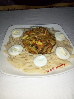 Macroni da souce na soyayyen kifi da cheese ainihin hoton girkin