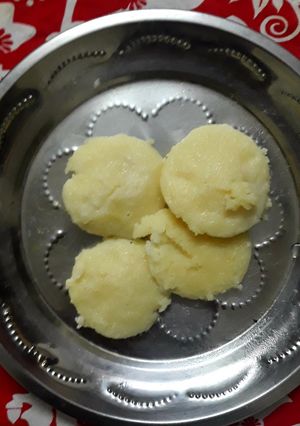 A picture of Idli.