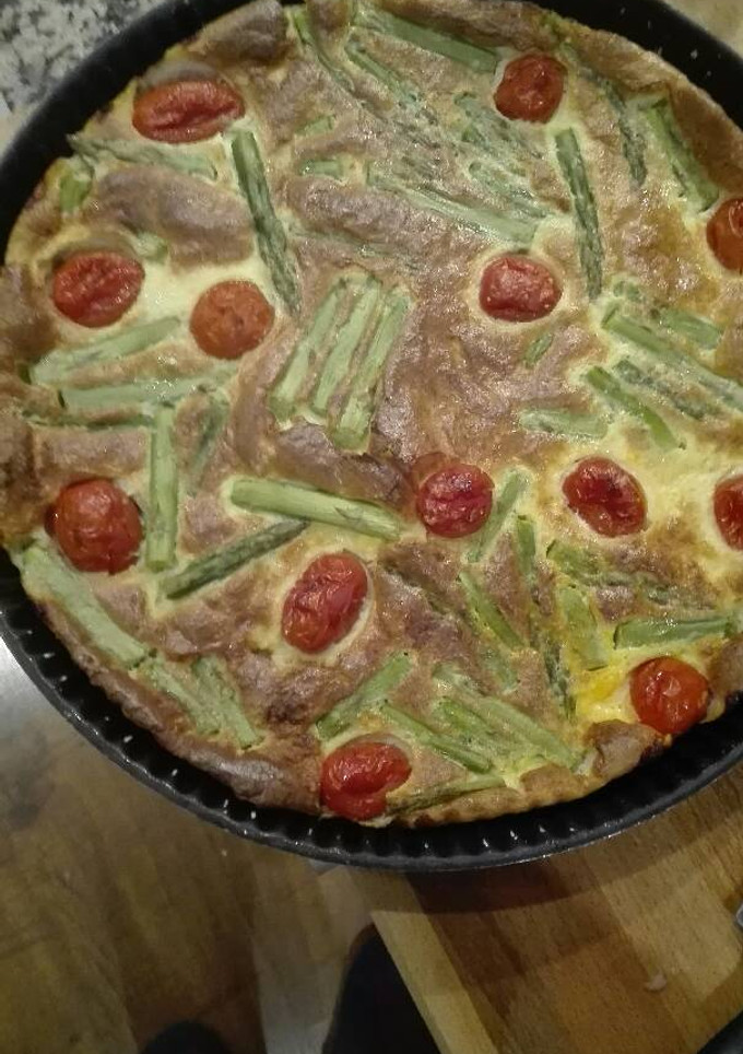 Una foto de Pudín de espárragos y tomates cereza