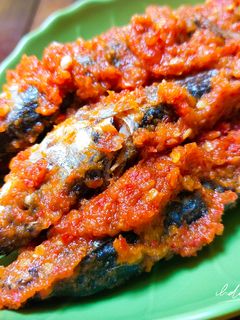 Foto resep Ikan pindang keranjang sambal balado / ikan pindang bumbu merah