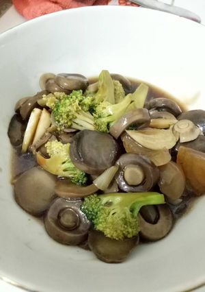 Foto resep CAH JAMUR BROKOLI (utk balita)