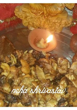 A picture of Dry fruits mava paak.