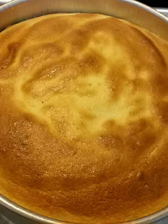 A picture of Lemon olive oil cake.