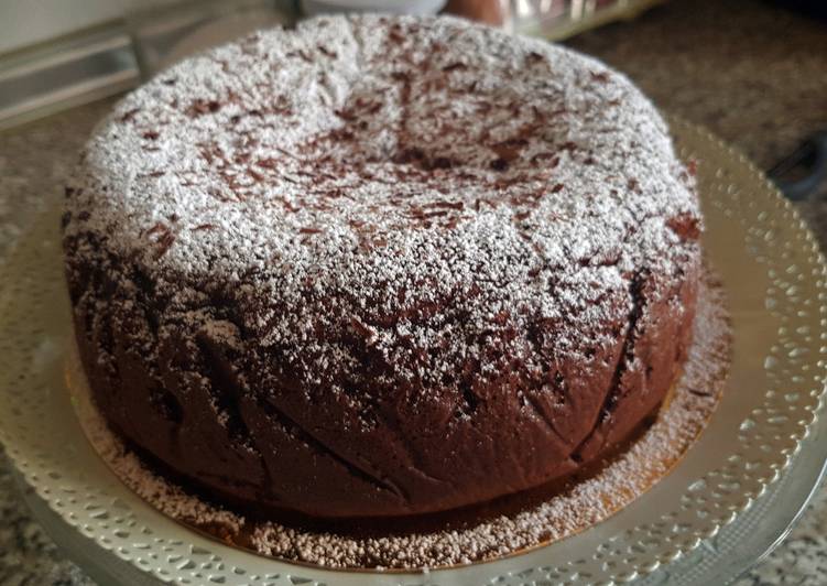 Bizcocho de Chocolate con Corazón Tierno