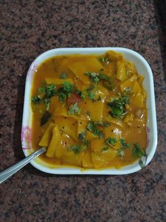 દાળ ઢોકળી(Dal Dhokli Recipe in Gujarati) રેસીપી મુખ્ય ફોટો