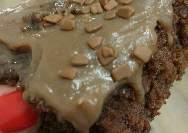 Nega Maluca com cobertura de brigadeiro