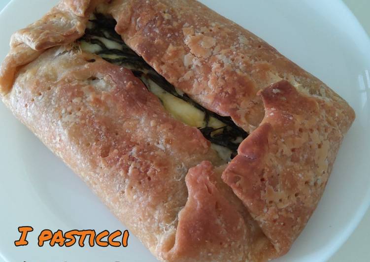 Strudel salato con asparagi e formaggio