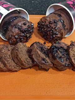 A picture of ओट्स चॉकलेट बनाना मफिंस(Oats chocolate banana muffins recipe in hindi).