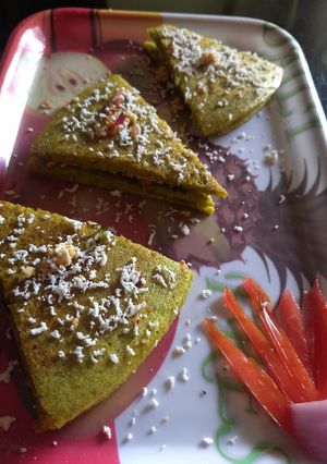 A picture of Paneer crispy triangles.