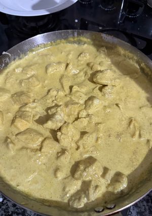 Una foto de Pollo al curry con cuscús