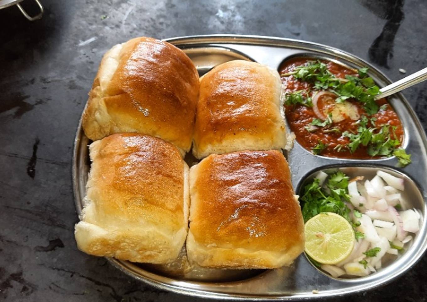 Spicy pav bhaji