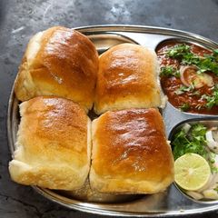 A picture of Spicy pav bhaji.