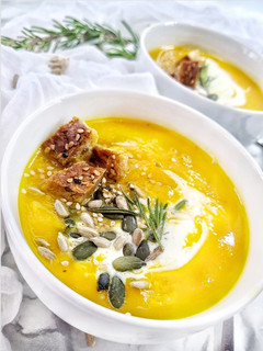 Una foto de Crema de calabaza y jengibre