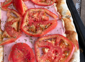 Una foto de Pizza con masa casera