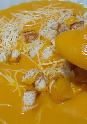 Una foto de Sopa crema de zapallo y cebolla