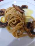 Spaghetti con Portobellos y champiñones