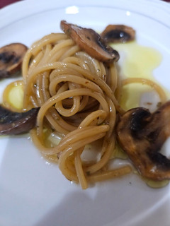 Una foto de Spaghetti con Portobellos y champiñones