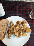 Solomillo macerado al romero con setas