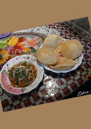 A picture of Chole Puri.