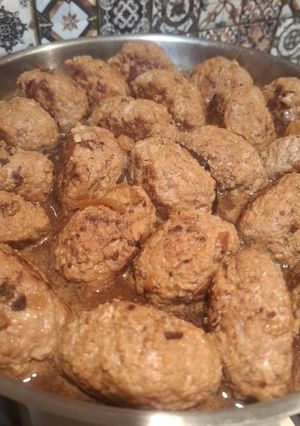 Фото Котлетки з телятини з кускусом та сушеними грибами.