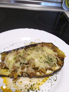 Una foto de Berenjena rellena Italiana 😜😋