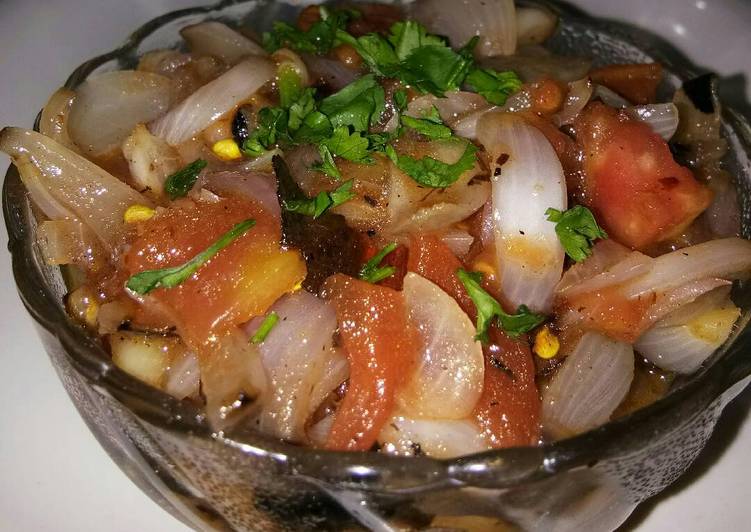 Step-by-Step Guide to Prepare Homemade Roasted onion and tomato salad