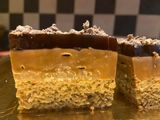 Blat cu cafea, fulgi de ciocolată și nucă, Crema de ciocolată, Și jeleu de cafea 👌