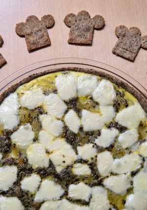 Una foto de Tarta de cebolla, queso y orégano 🥧con masa de harinas de sorgo blanco e integral y de garbanzos 🥧