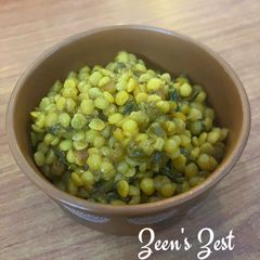 A picture of Matar Khadi Daal.