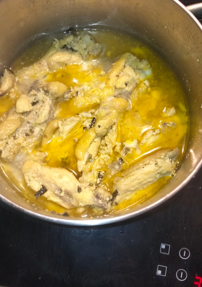 Una foto de Alitas de pollo simples al vino