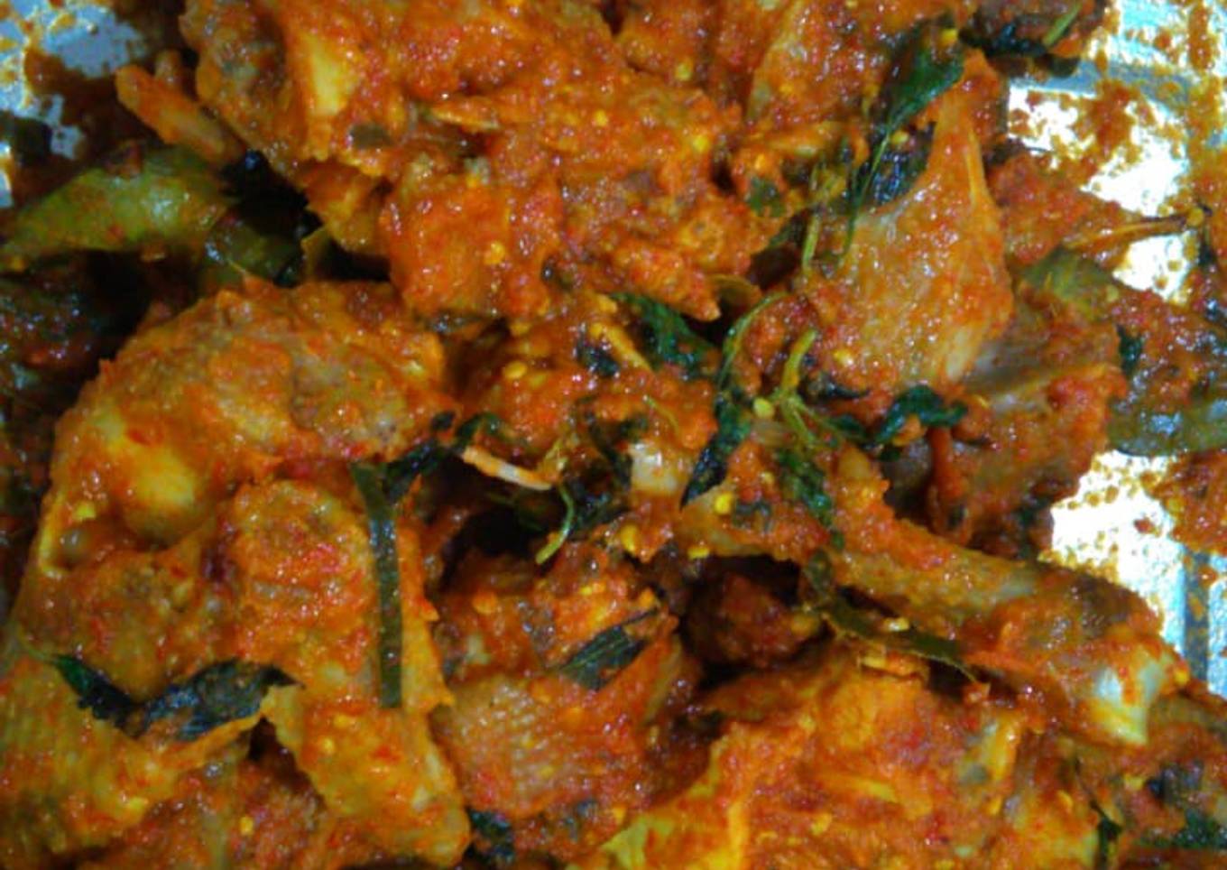 Wajan laki-laki. Ayam