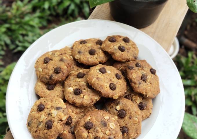 Choco Chips Oat Cookies