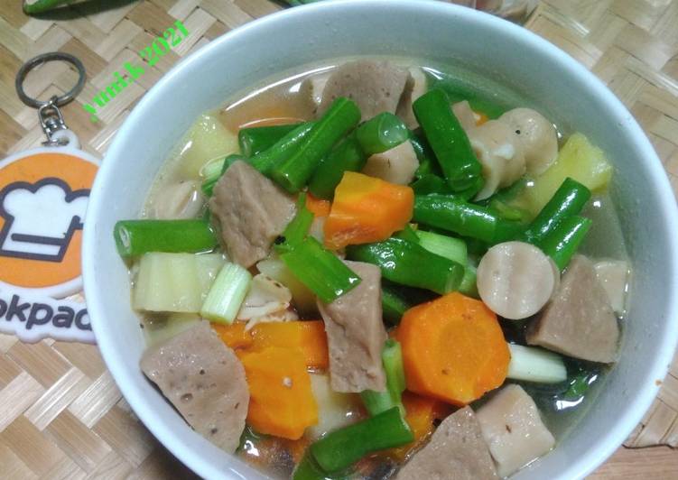 Olahan SOP bening bakso sosis | Resep Membuat SOP bening bakso sosis Yang Lezat
