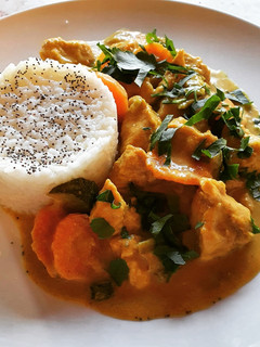 Foto di Riso basmati e pollo al curry con verdure