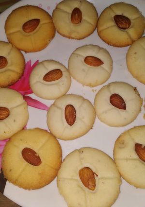 नानखटाई (nankhatai recipe in marathi) रेसिपी चे मुख्य फोटो 