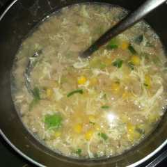 A picture of Sup jagung bakso serabut telur.
