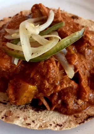 Una foto de Chilacayote con pollo