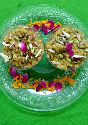 A picture of Cracked Dryfruit Wheat Halwa.