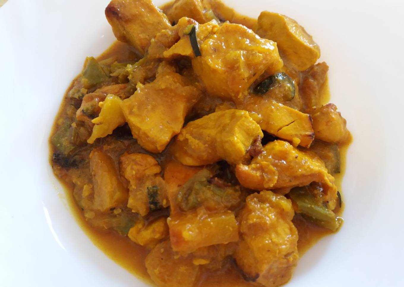 Pollo al curry con verduras