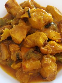 Una foto de Pollo al curry con verduras