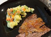 Una foto de ensalada rusa