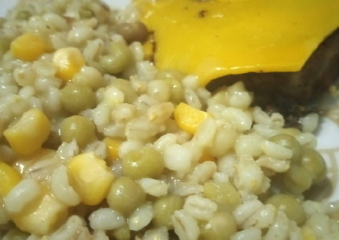 Cebada perlada y hamburguesas de hongos y lentejas