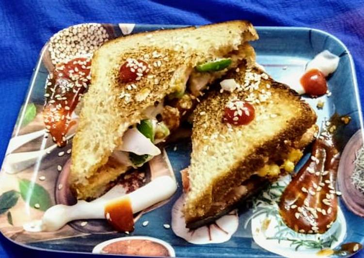 Recipe of Homemade Sabudana Tikki Chilli Sandwich